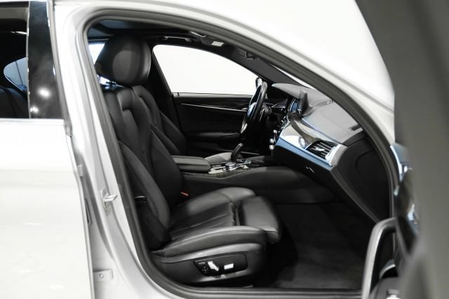 Used 2017 BMW 530i RWD image 32