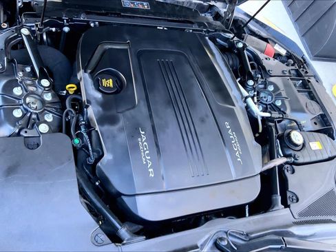 Used 2020 Jaguar F-TYPE Checkered Flag image 27