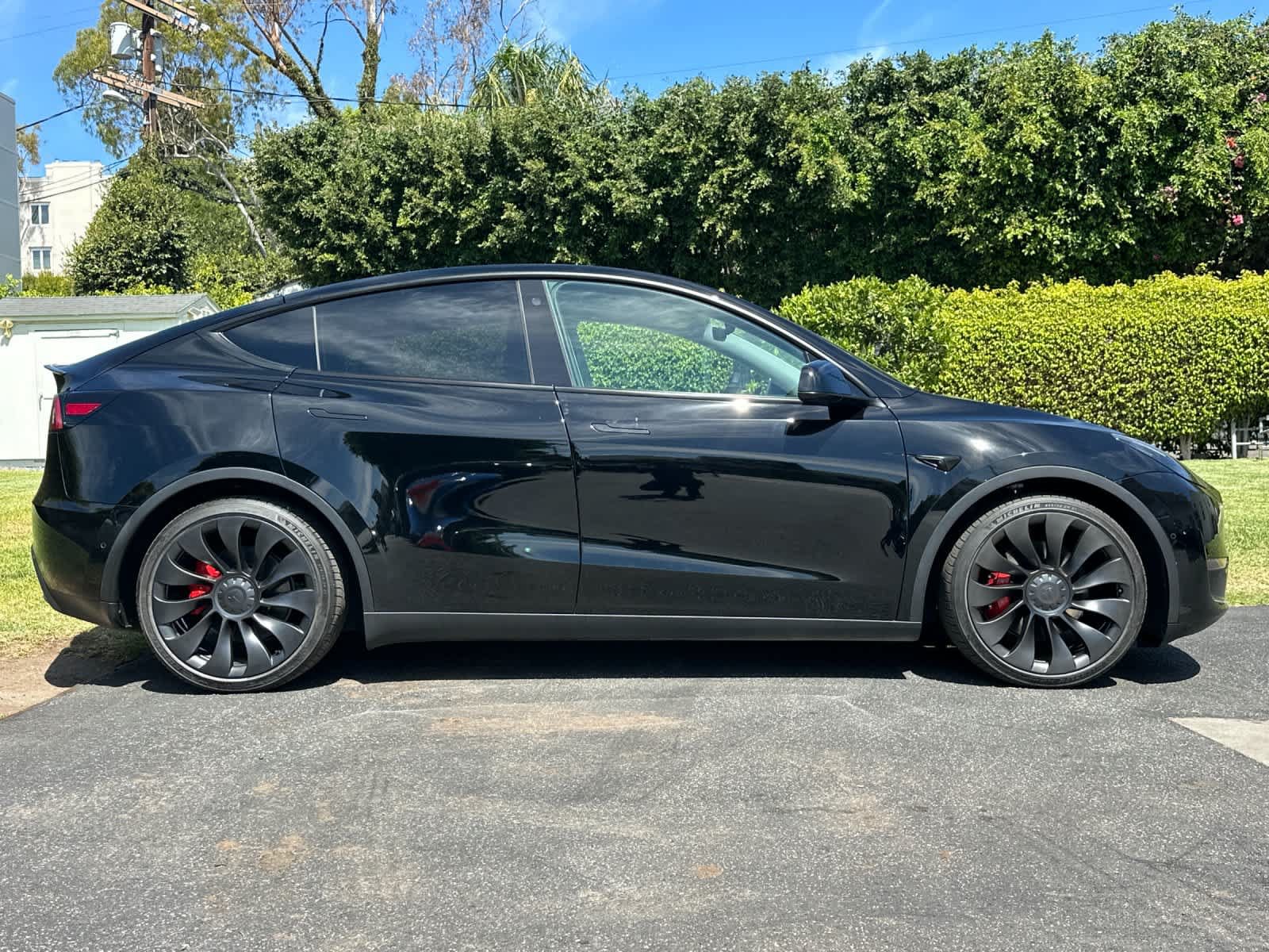 Used 2022 Tesla Model Y Performance AWD/4WD image 9