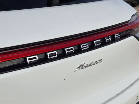 Used 2023 Porsche Macan Turbo image 20