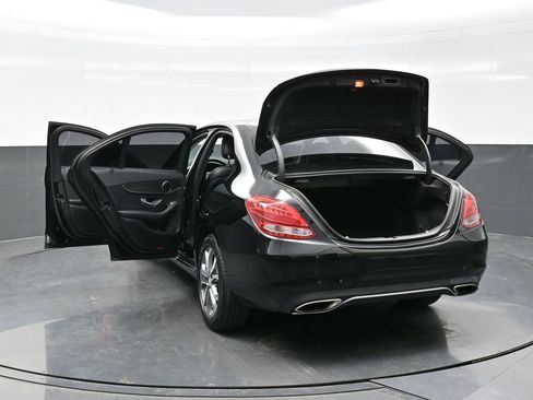 Used 2017 Mercedes-Benz C 300 4MATIC Sedan image 38