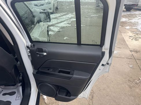 Used 2014 Jeep Patriot Latitude image 17