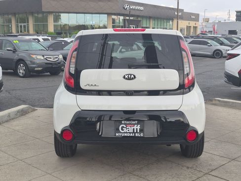 Used 2016 Kia Soul + FWD image 5