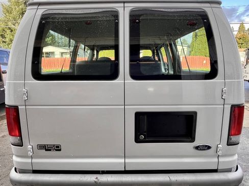 Used 1999 Ford E-150 and Econoline 150 Wagon image 5