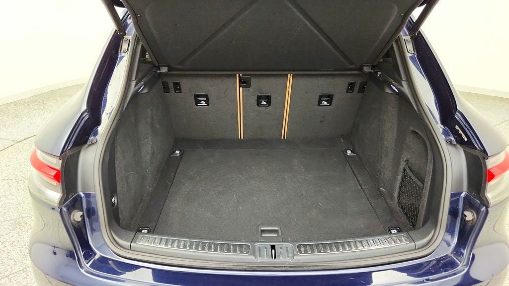 Used 2021 Porsche Macan AWD/4WD image 22