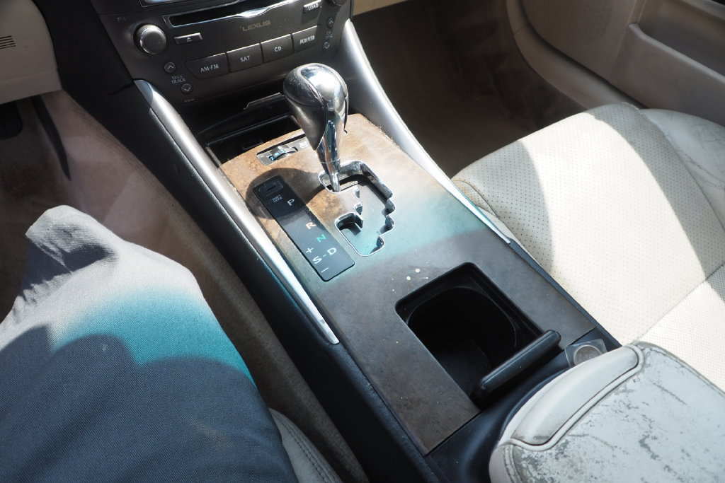 Used 2010 Lexus IS 250C w/ Luxury Pkg RWD image 21