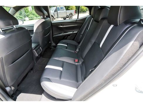 Used 2025 Toyota Camry SE w/ Convenience Package FWD image 12