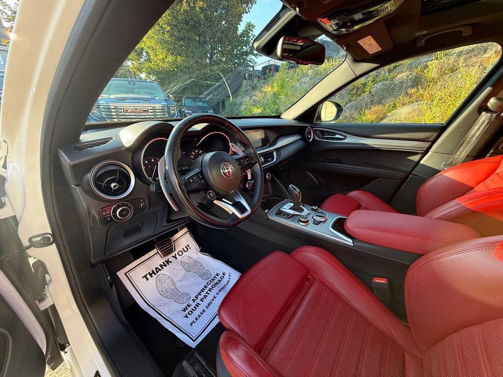 Used 2023 Alfa Romeo Stelvio Veloce AWD/4WD image 16