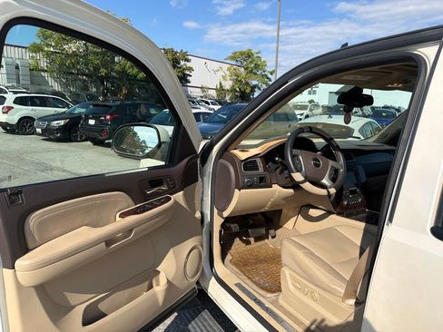 Used 2009 GMC Yukon Denali AWD/4WD image 15