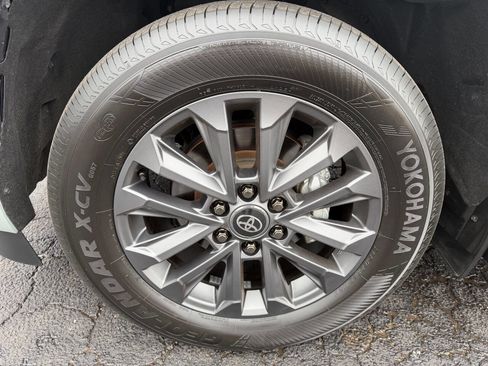 Used 2024 Toyota Sequoia Limited image 23