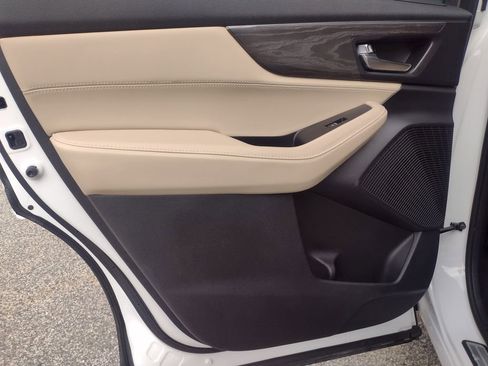 Used 2023 Acura MDX SH-AWD w/ Advance Package image 10