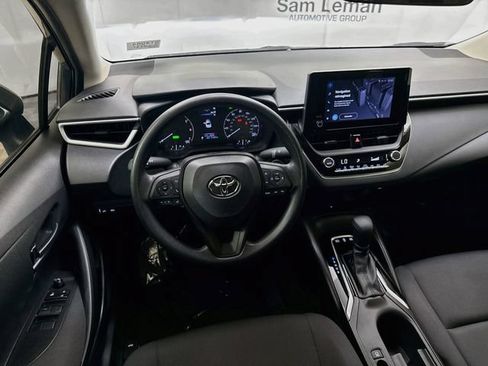 Used 2025 Toyota Corolla LE w/ LE Premium Package FWD image 21