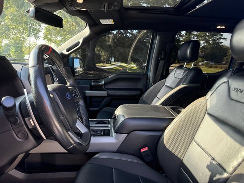 Used 2019 Ford F150 Raptor w/ Equipment Group 802A Luxury AWD/4WD image 11