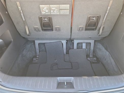 Used 2025 Kia Carnival SX Prestige image 36