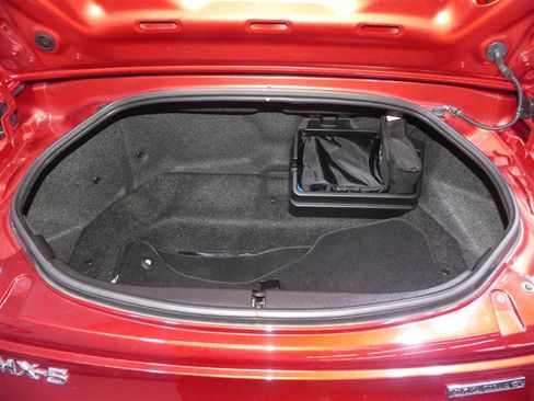 Used 2020 MAZDA MX-5 Miata RF Grand Touring image 9