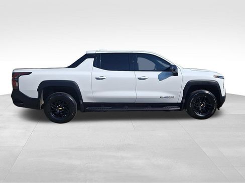 Used 2025 Chevrolet Silverado EV LT AWD/4WD image 7