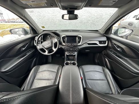 Used 2024 GMC Terrain SLT image 9
