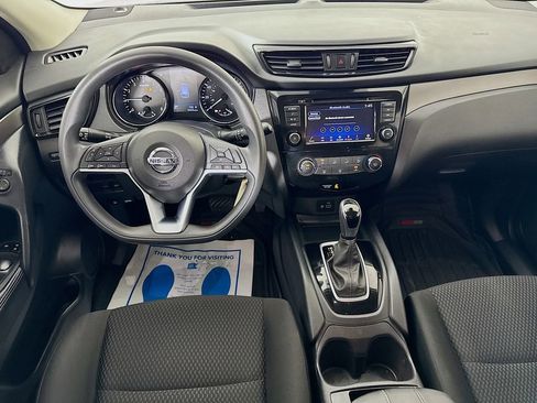 Used 2020 Nissan Rogue Sport S image 27
