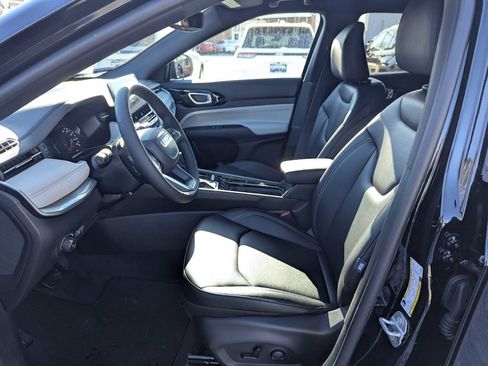 New 2026 Jeep Compass Limited image 8