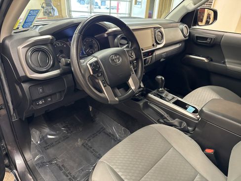 Used 2023 Toyota Tacoma SR5 AWD/4WD image 25