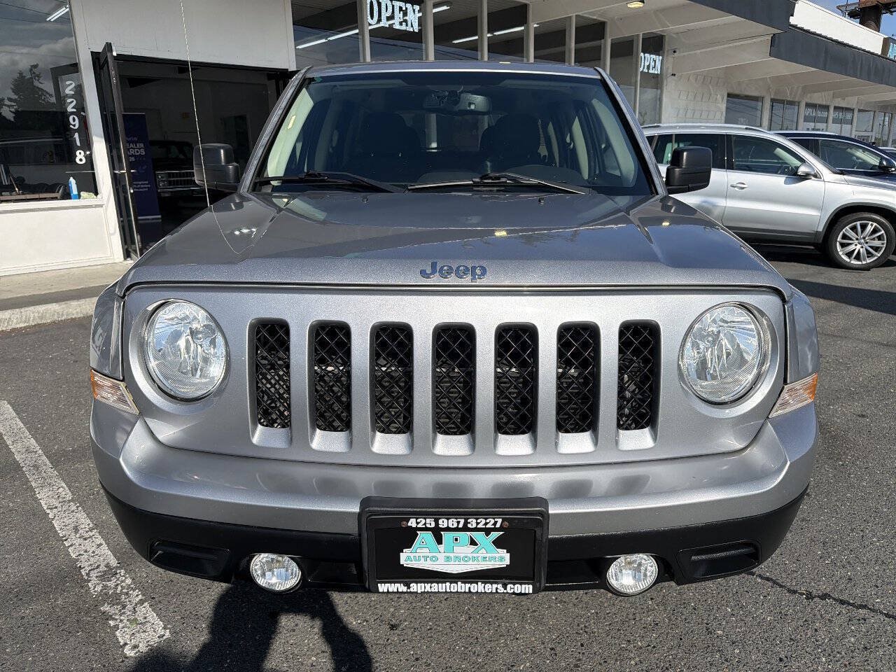 Used 2016 Jeep Patriot Sport w/ Power Value Group AWD/4WD image 12