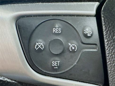 Used 2022 GMC Terrain SLE w/ Driver Convenience Package image 17