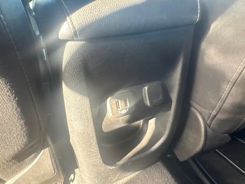 Used 2020 Chevrolet Colorado LT RWD image 24