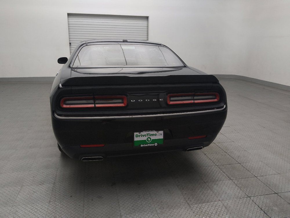 Used 2019 Dodge Challenger SXT RWD image 6