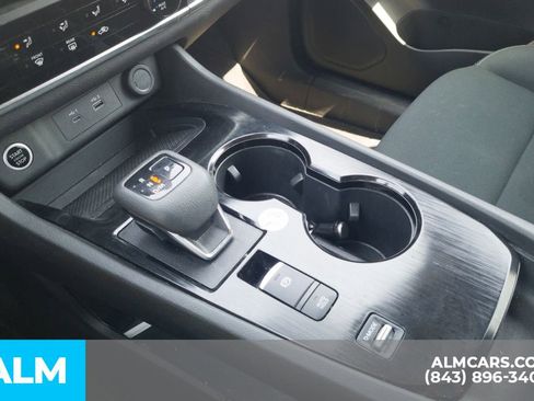 Used 2023 Nissan Rogue S FWD image 10