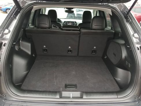 Used 2019 Jeep Cherokee Limited image 32