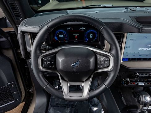 Used 2025 Ford Bronco Outer Banks image 19