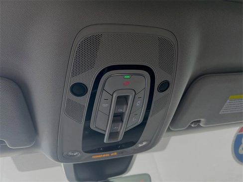 Used 2023 Audi e-tron Premium Plus w/ Premium Plus Package image 19