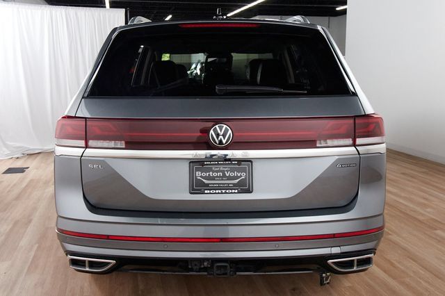 Used 2024 Volkswagen Atlas SEL Premium R-Line AWD/4WD image 4