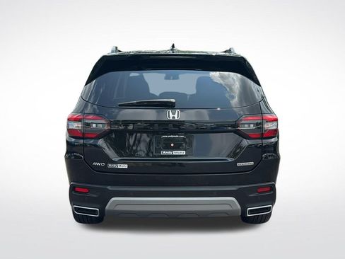 Used 2023 Honda Pilot Touring image 6