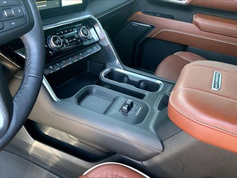 Used 2024 GMC Sierra 2500 Denali Ultimate AWD/4WD image 16