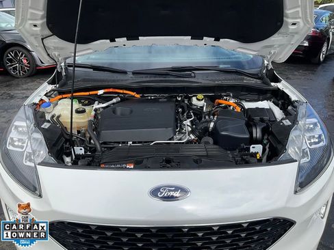 Used 2020 Ford Escape Titanium AWD/4WD image 11