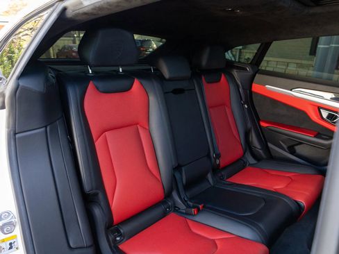 Used 2019 Lamborghini Urus image 61