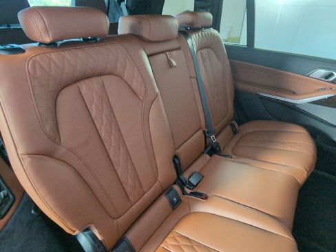 New 2026 BMW X7 M60i image 32