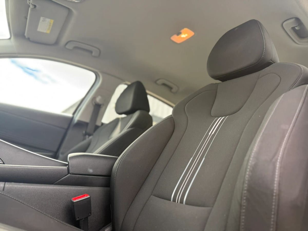 Used 2023 Hyundai Elantra SEL w/ Convenience Package FWD image 19