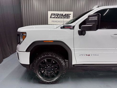 Used 2022 GMC Sierra 2500 AT4 w/ AT4 Premium Plus Package AWD/4WD image 8