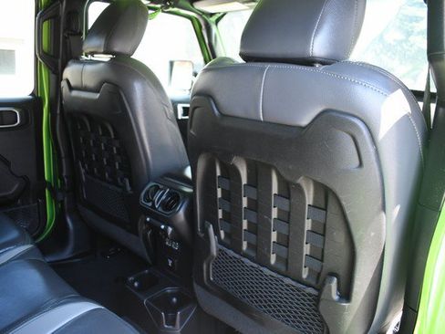 Used 2019 Jeep Wrangler Unlimited Rubicon w/ Dual Top Group AWD/4WD image 27