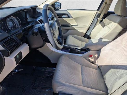 Used 2017 Honda Accord LX image 11