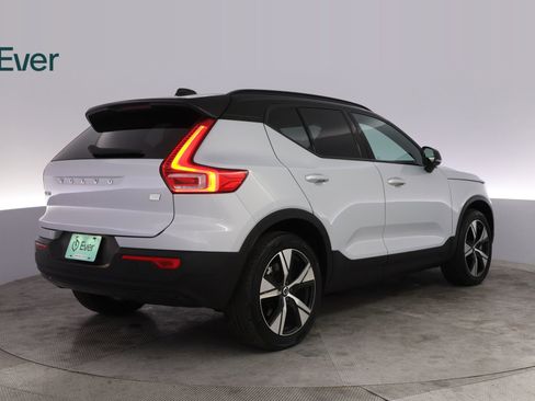 Used 2022 Volvo XC40 P8 Recharge Plus AWD/4WD image 3