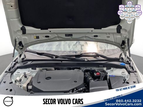 Used 2025 Volvo V90 B6 Cross Country Ultra AWD/4WD image 29