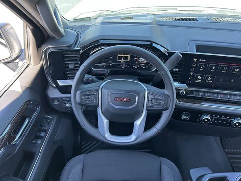 Used 2024 GMC Sierra 1500 Elevation image 29