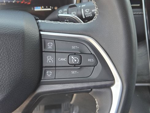 Certified 2023 Jeep Grand Cherokee 4WD 4xe w/ Luxury Tech Group II image 18