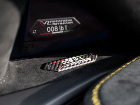 Used 2021 Lamborghini Aventador SVJ AWD/4WD image 31