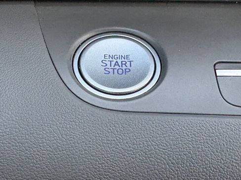 Used 2024 Hyundai Elantra SEL FWD image 27