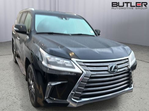 Used 2018 Lexus LX 570 4WD w/ Luxury Package image 4