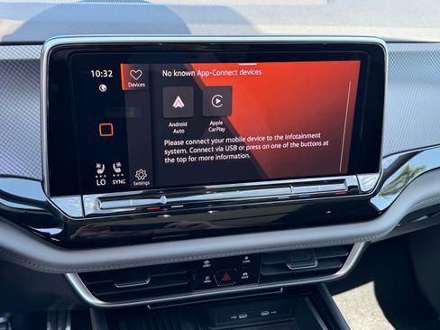 Used 2025 Volkswagen Atlas Peak Edition SE AWD/4WD image 26